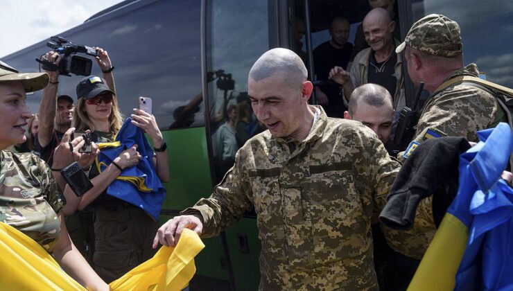 Video.  Ukrayna ve Rusya 180 savaşını takas etti