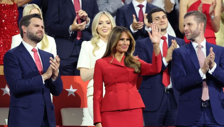 Melania ve Ivanka Trump, Cumhuriyetçi Ulusal Kongresi’nin dün gecesinde nadir görülen bir görünüm sergilediler | ABD Haberleri