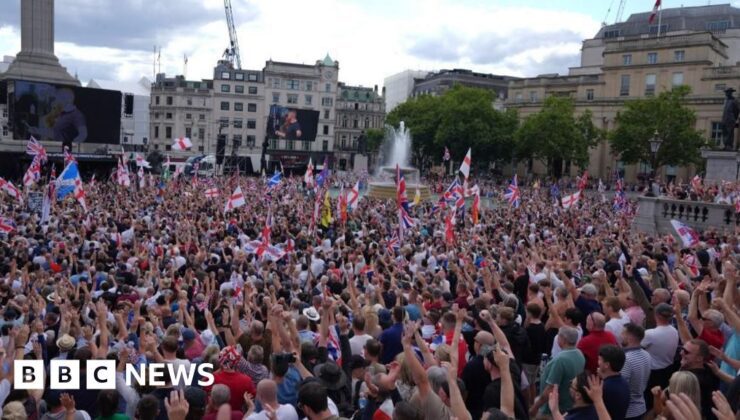 Binlerce kişi Londra’daki Tommy Robinson yürüyüşüne katıldı