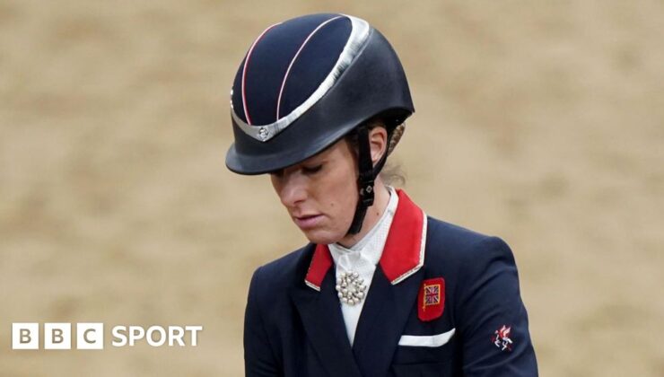 Charlotte Dujardin: İngiliz dresaj yıldızı altı ay süreyle geçici olarak uzaklaştırıldı