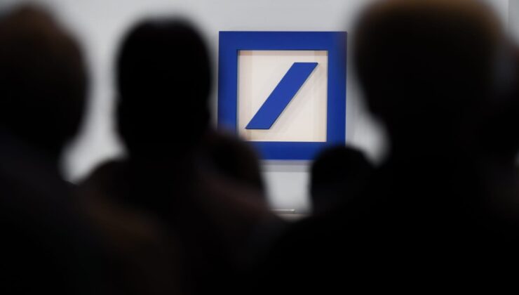 Deutsche Bank, Alman düzenleyicisi tarafından finansal raporlama hatası nedeniyle eleştirildi