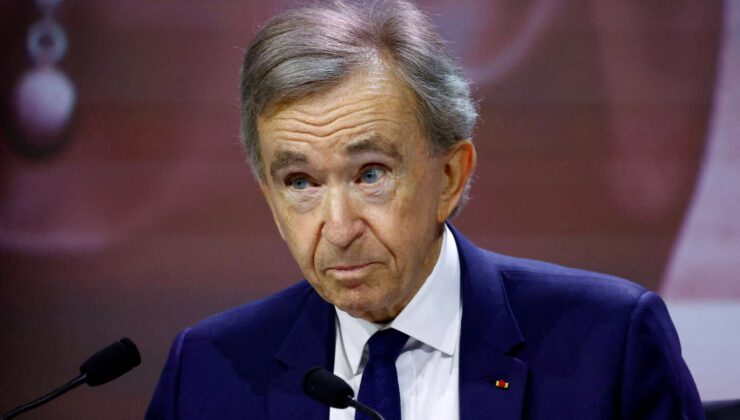 Dünyanın en zengin adamı Bernard Arnault, fotoğrafının birinci sayfada yayınlanmaması için bir dergiye baskı mı yaptı?