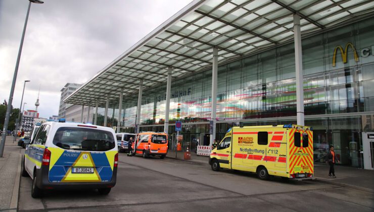 Federal polis operasyonu: Berlin Ostbahnhof’ta bir adam vurularak öldürüldü!  |  Bölgesel