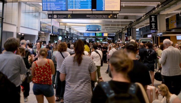 Fransa’nın hızlı tren hatları ‘kötü niyetli eylemler’ yüzünden felç oldu