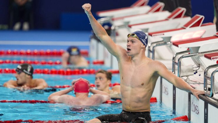 Fransız Léon Marchand, erkekler 400 metre karışıkta olimpiyat altın madalyasını kazandı