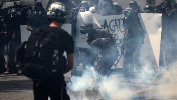 Fransız polisi, rezervuarlara karşı tahıl limanı protestolarında göstericilerle çatıştı