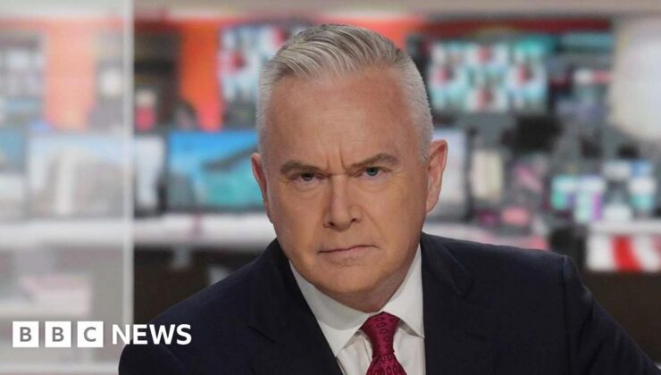 Huw Edwards’ın BBC maaşı geçen yıl 40.000 £ arttı