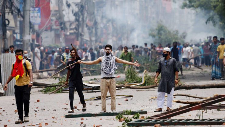 Öğrenci protestolarına yönelik şiddetli müdahale Bangladeş’i kaosa sürükledi