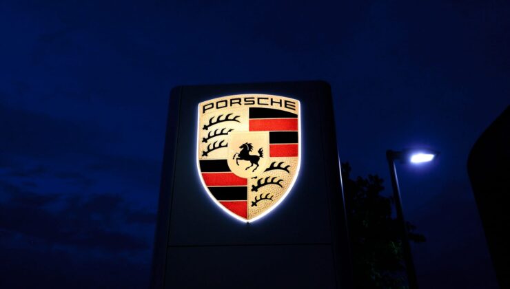 Porsche hisseleri, otomobil üreticisinin alüminyum alaşım kıtlığı nedeniyle 2024 görünümünü düşürmesiyle düştü