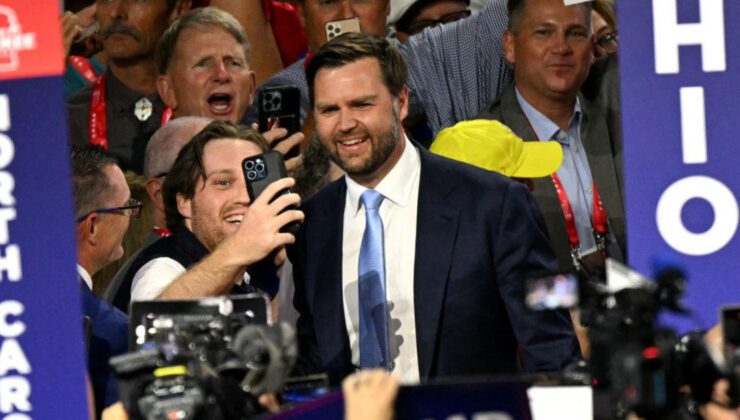 RNC, kongrenin 1. gününde Trump ve JD Vance’i resmen aday gösterdi