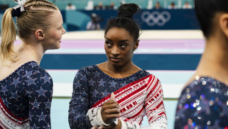 Simone Biles takım altın madalyasıyla ‘kurtuluş turunu’ tamamladı