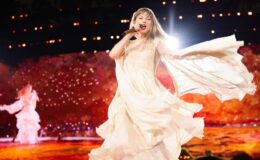 Taylor Swift’in ‘The Eras Tour’u Londra’daki V&A’da ücretsiz sanat gösterisine ilham verdi