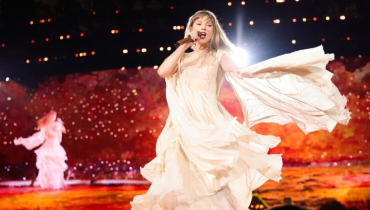 Taylor Swift’in ‘The Eras Tour’u Londra’daki V&A’da ücretsiz sanat gösterisine ilham verdi