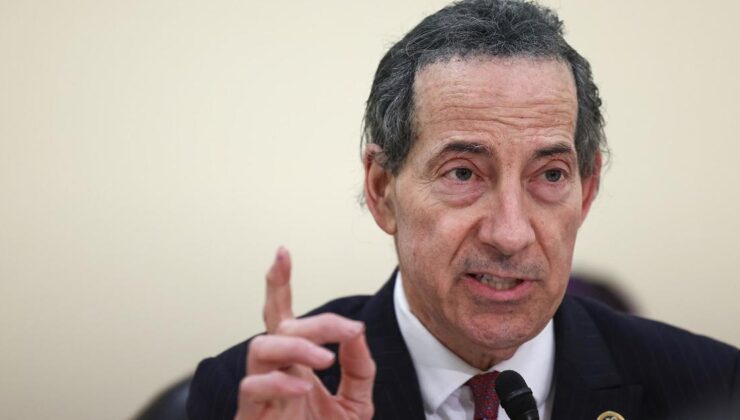 Temsilci Jamie Raskin, Biden’ı yeniden seçilme teklifini yeniden gözden geçirmeye çağırıyor