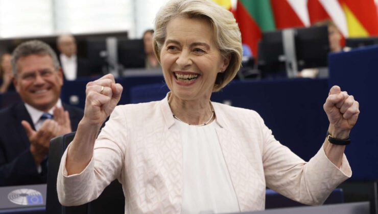 Ursula von der Leyen Avrupa Komisyonu başkanlığına ikinci kez seçildi