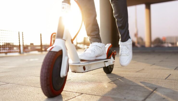 E-scooter’lar: Yolcular, park etme, daha yüksek cezalar – bunlar e-scooter’larla değişecek