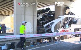 Video. Ankara Polatlı’da yolcu otobüsü köprü ayağına çarpıp ayrıldı