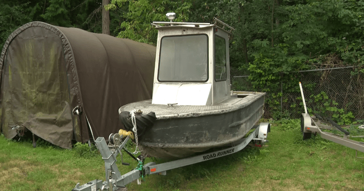 Uzun süredir kayıp olan ‘Beachcombers’ jetbotu restorasyon için Gibsons, BC’ye geri döndü