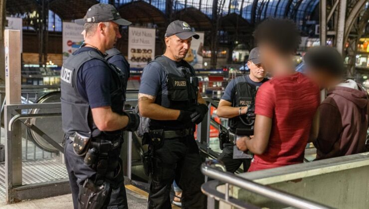 Almanya’daki tren istasyonlarındaki bıçak sorunu gerçekten bu kadar büyük