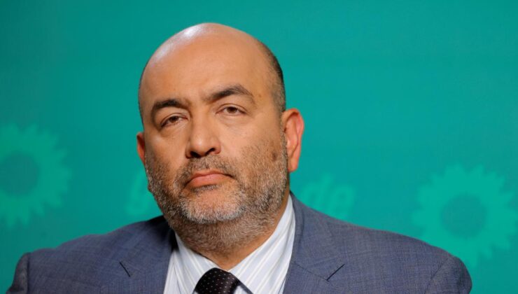 Omid Nouripour: Yeşil Parti lideri Merz’in işe alımları dondurma talebine şüpheyle yaklaşıyor