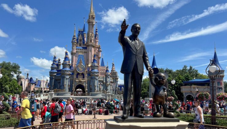 Disney World’de kavga ve yüksek sesli patlamanın ardından kitlesel panik | ABD Haberleri