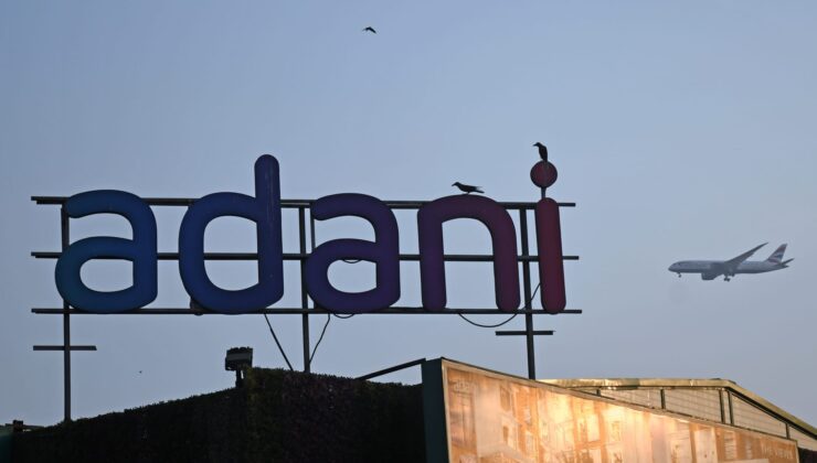 Adani Group hisseleri, Hindenburg’un düzenleyiciye yönelik iddialarının ardından düştü