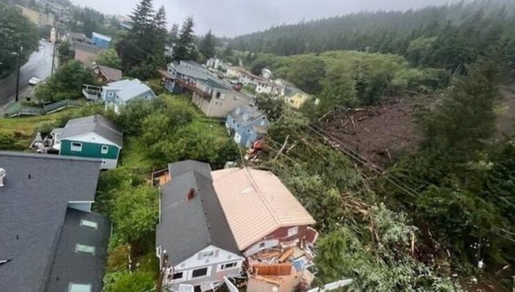 Alaska’nın Ketchikan kentinde meydana gelen “yıkıcı” heyelan en az 1 kişinin ölümüne yol açtı, tahliyelere neden oldu