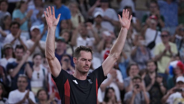 Andy Murray, erkekler çiftler çeyrek finalinde tenise veda etti