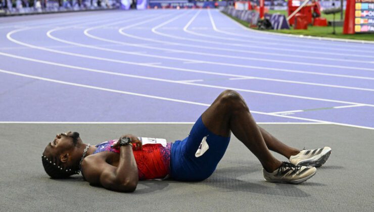 Botsvana’dan Letsile Tebogo 200 metrede altın madalya kazanırken, Amerikalı Kenny Bednarek ve Noah Lyles gümüş ve bronz madalya kazandı