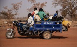 Burkina Faso tarihinin en ölümcül saldırılarından birinde en az 100 sivil hayatını kaybetti