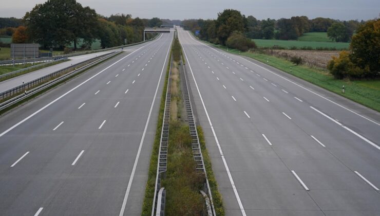 Çarşamba akşamı dört saatlik trafik: A1 Hamburg-Lübeck tamamen kapalı | Bölgesel