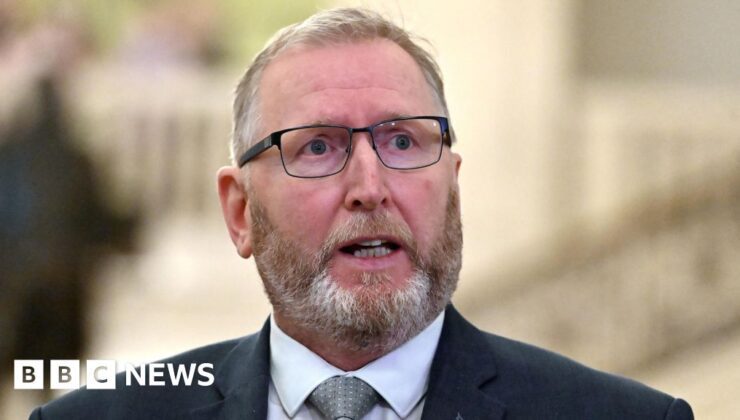 Doug Beattie, Ulster Unionist liderliğinden istifa etti