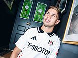 Emile Smith Rowe, Arsenal’in eski akademi yıldızına dokunaklı bir saygı duruşunda bulunmasının ardından 27 milyon sterline Fulham’a transfer oldu