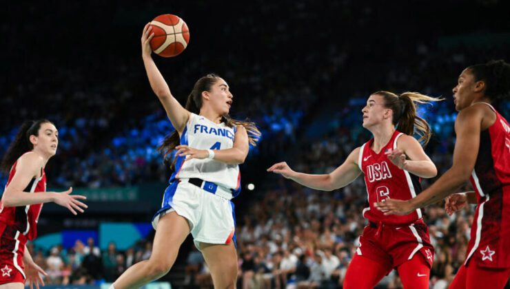 Fransa, Paris Oyunları’nda heyecan verici kadın basketbol finalinde ABD’ye yenildi