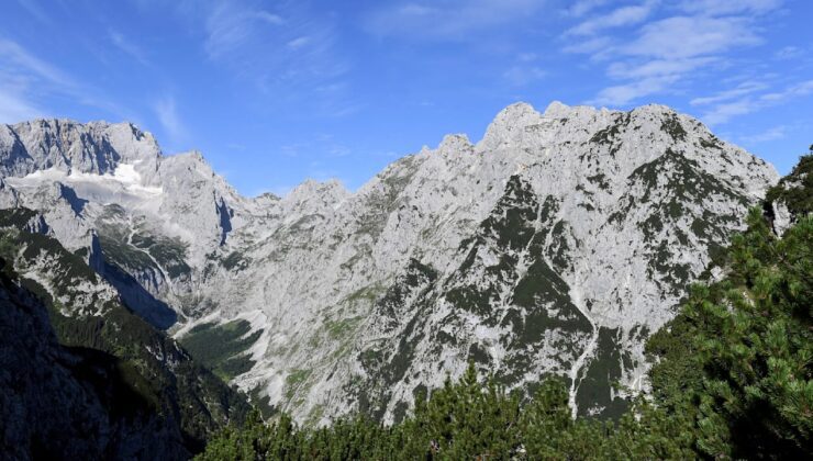 Garmisch: 50 yaşındaki adam dağlara tırmanırken ölümcül şekilde yaralandı | Haberler