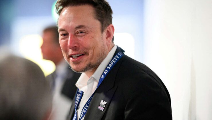 İngiltere hükümeti, Elon Musk’ı aşırı sağcı isyanlar sırasında sorumlu davranmaya çağırdı