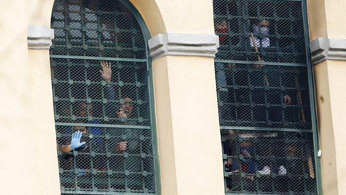 İtalyan çiçekler düzeni bozulmadı: Kötü amaçlı olarak dikkat çekmek için 1 günlük defterine girilenler