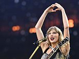 Kalbi kırık Taylor Swift, Wembley’de Ed Sheeran ile sahneye çıkmadan önce ‘Southport’taki bıçaklama olayının ailelerine ulaştı’ ve trajedi sonrasındaki ilk şovunda 92.000 hayranını heyecanlandırdı