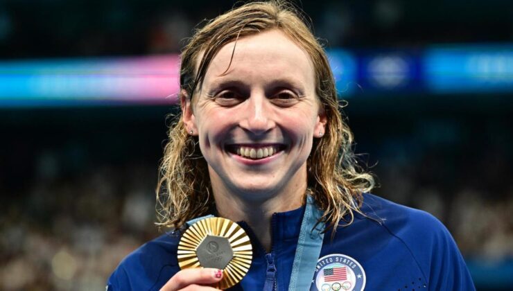 Ledecky kendi Olimpiyat yüzme rekoruna bir yenisini daha ekledi