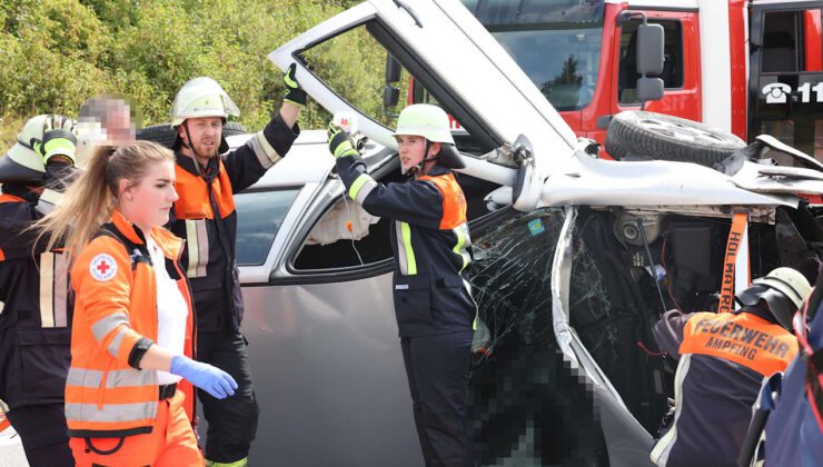 Mühldorf: A94’te sıkıştık! İtfaiyeciler golf oynayan kadını kesti | Bölgesel