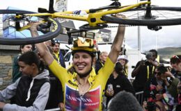 Polonyalı bisikletçi Katarzyna Niewiadoma ilk Tour de France şampiyonluğunu kazandı