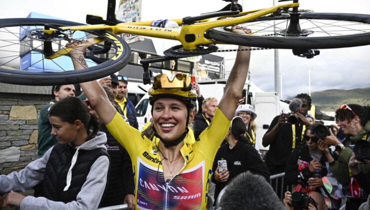 Polonyalı bisikletçi Katarzyna Niewiadoma ilk Tour de France şampiyonluğunu kazandı