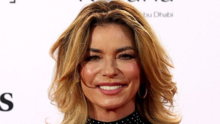 Shania Twain hayranları ona ‘peruk ve kostümleri çıkarması’ için yalvarıyor – Ünlü Haberleri – Eğlence