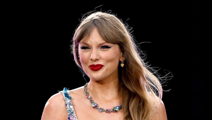 Taylor Swift, ‘Eras ​​Tour’ Sahnesine Geri Döndüğünde Duygusal Anlar Yaşıyor