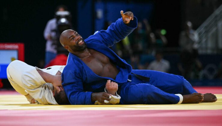 Teddy Riner, Japonya’ya karşı karma takım judoda Fransa’nın Olimpiyat şampiyonluğunu savundu