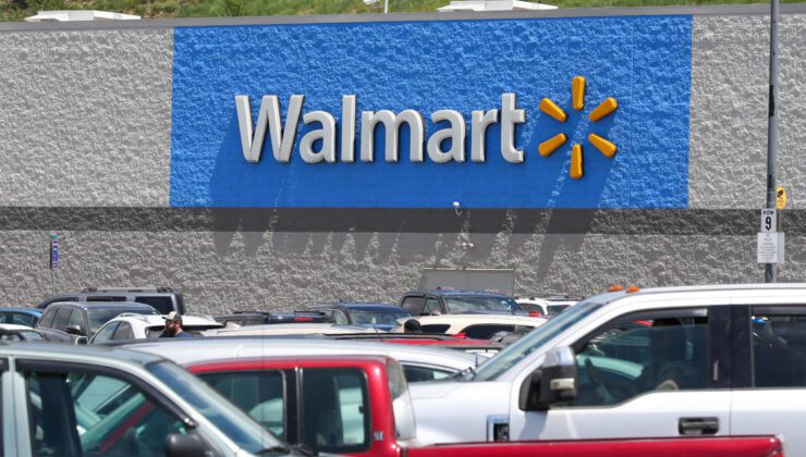 Walmart, arsenik endişesi nedeniyle 25 eyalette satılan elma suyunu geri çağırıyor