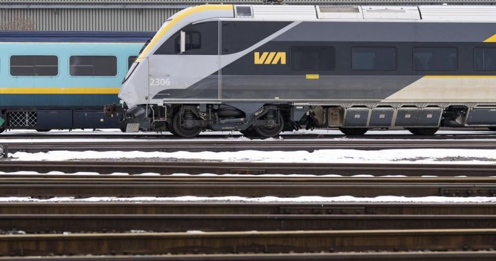 Yolcular Quebec’te 10 saat mahsur kaldıktan sonra federal ulaştırma bakanı Via Rail – Montreal ile görüşecek