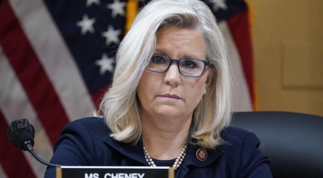 Eski Temsilci Liz Cheney, Kamala Harris’i desteklemek için parti sınırlarını aştı