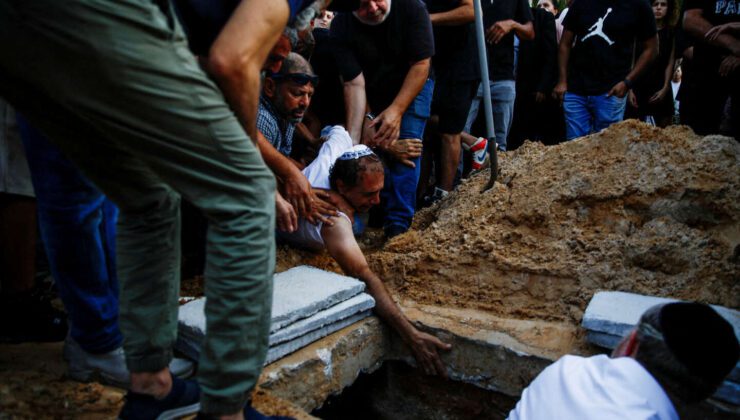 Gazze Şeridi tünellerinde altı rehinenin ölü bulunmasının ardından İsrail’de öfke ve şok yaşandı