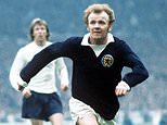 SONUNDA BİR MEMLEKET KAHRAMANI! Billy Bremner, Pele tarafından kendi jenerasyonunun en iyi oyuncularından biri olarak selamlandı… ancak İskoçya ve Leeds efsanesi, Stirling’deki memleketi Raploch’ta hak ettiği takdiri ancak şimdi görüyor